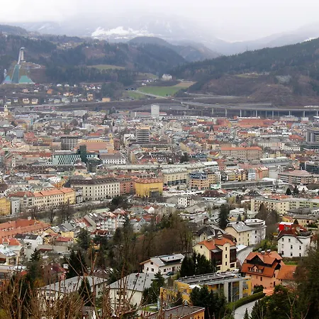 Oelberg אורחן 2*